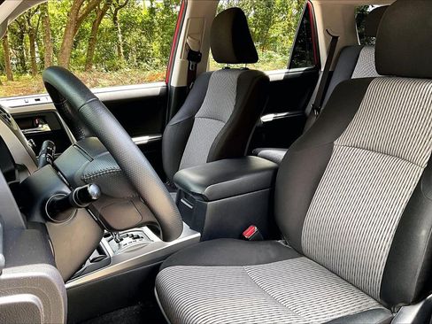 Used 2022 Toyota 4Runner SR5 AWD/4WD image 18