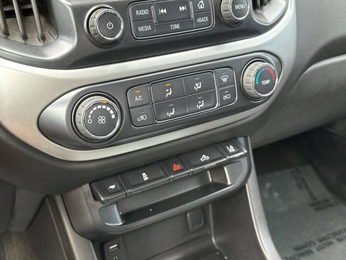 Used 2016 Chevrolet Colorado LT w/ Midnight Edition RWD image 28