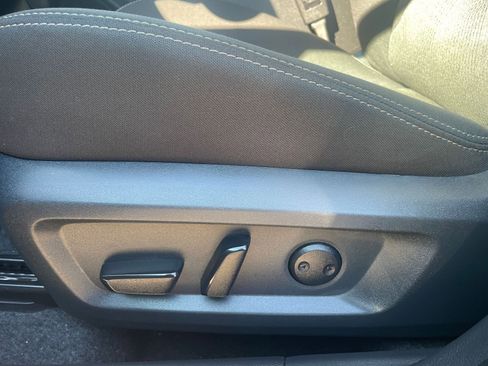 Used 2025 Nissan Rogue SV image 22