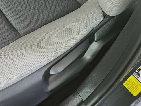 Used 2025 Toyota Corolla LE image 13