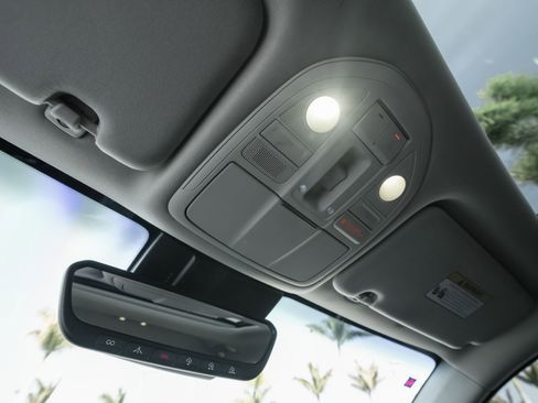 Used 2021 Genesis G70 2.0T w/ Elite Package image 21