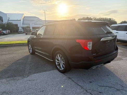 Used 2023 Ford Explorer XLT w/ Equipment Group 202A RWD image 7
