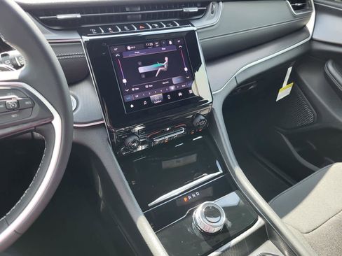 New 2025 Jeep Grand Cherokee L Laredo image 20