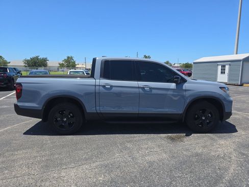 Used 2025 Honda Ridgeline Black Edition image 2