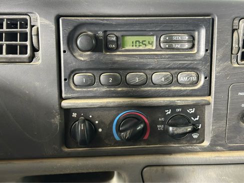 Used 2003 Ford F450 XL image 13