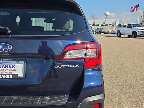 Used 2018 Subaru Outback 2.5i Limited image 34