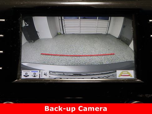 Used 2018 Toyota Camry XLE image 21