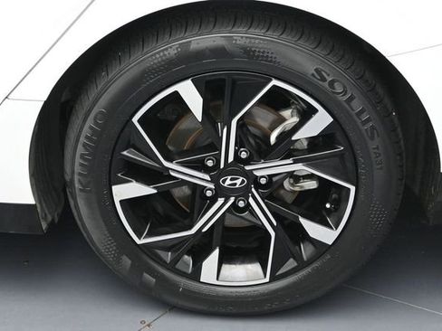 Used 2025 Hyundai Sonata SEL FWD image 8