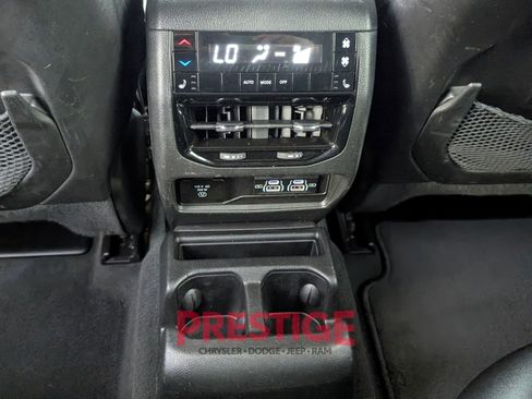 Used 2024 Jeep Grand Cherokee L Limited AWD/4WD image 29