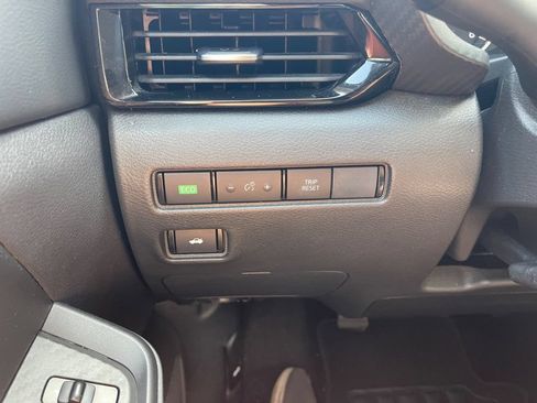 Used 2025 Nissan Sentra SV FWD image 16