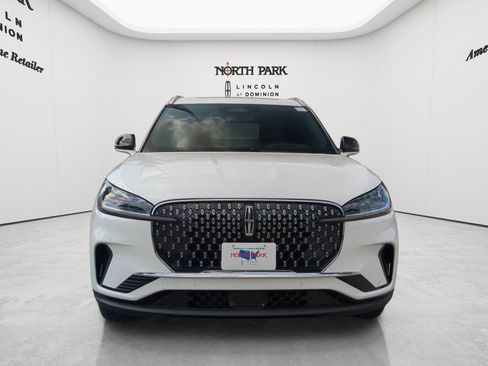 New 2026 Lincoln Aviator Reserve RWD image 8