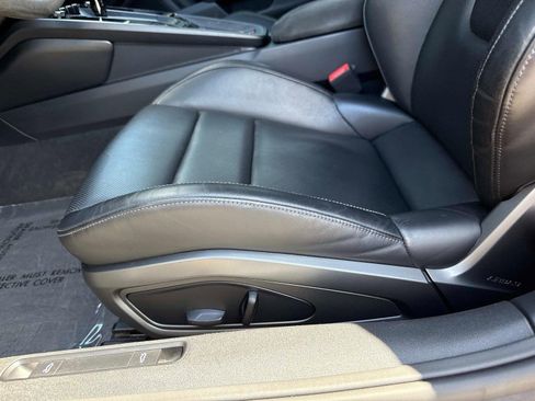 Used 2022 Porsche 911 Cabriolet image 32