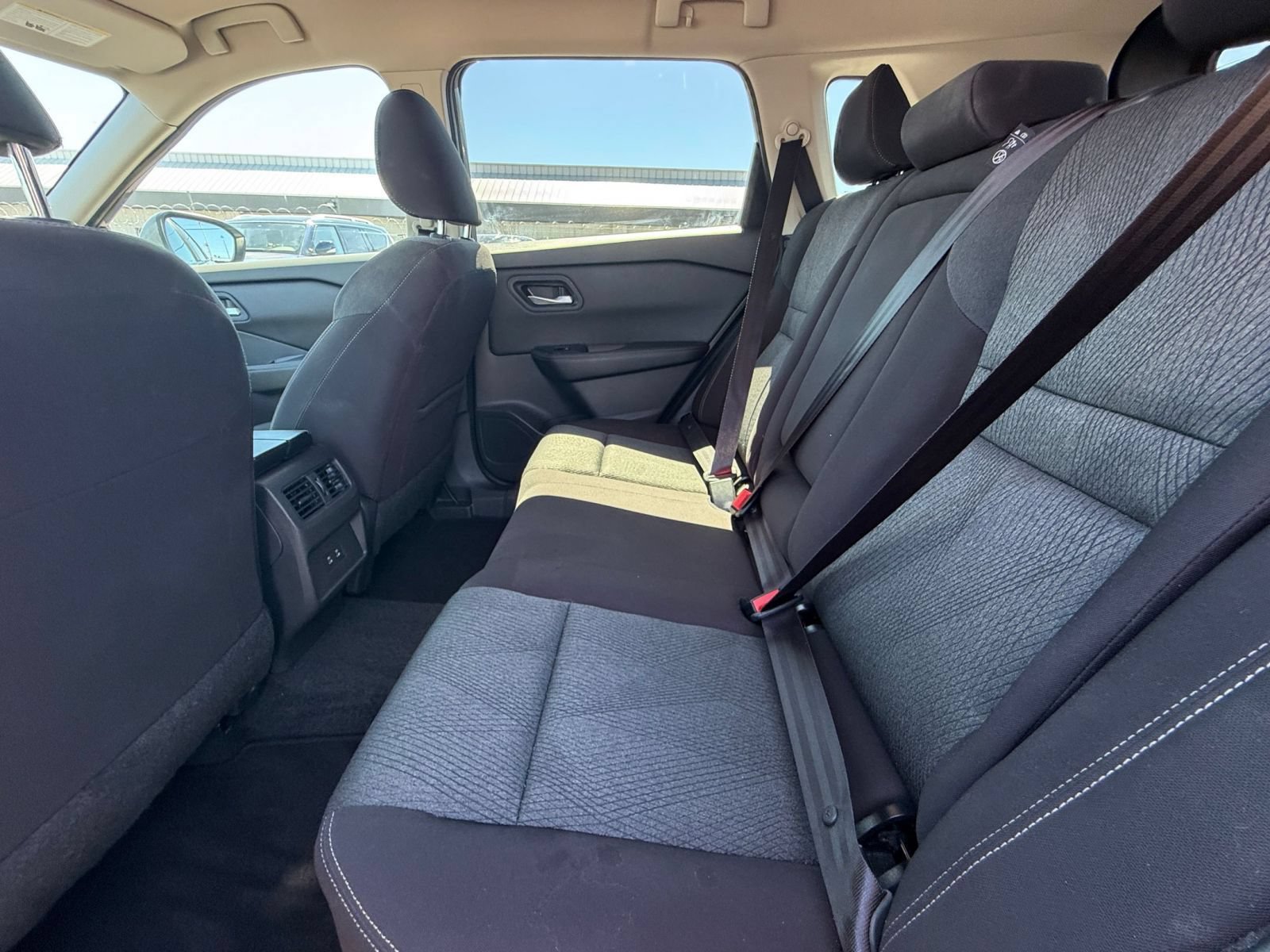 Used 2025 Nissan Rogue SV FWD image 26