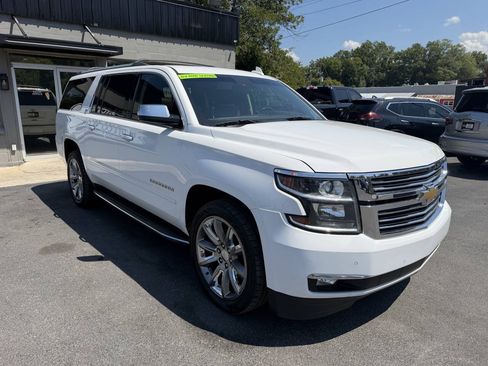 Used 2016 Chevrolet Suburban LTZ RWD image 2