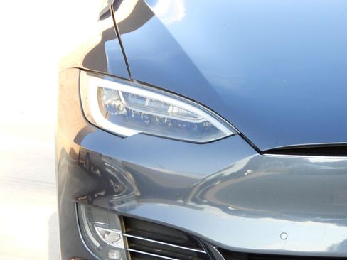 Used 2017 Tesla Model S 75D AWD/4WD image 38