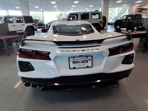 Used 2024 Chevrolet Corvette Stingray Preferred Cpe w/ Z51 Performance Package RWD image 26