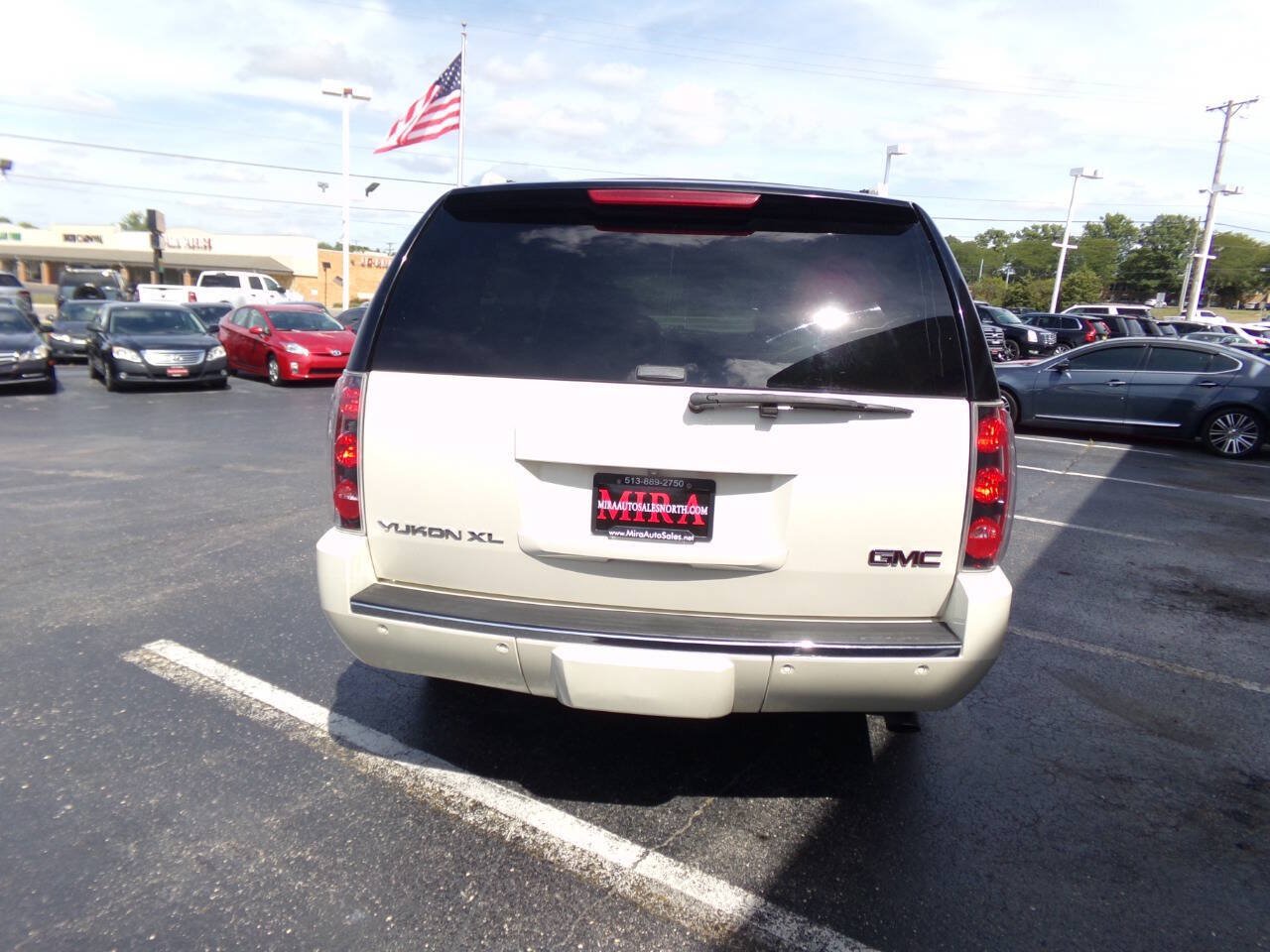 Used 2013 GMC Yukon XL Denali AWD/4WD image 4