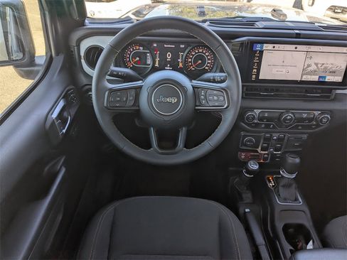 Used 2024 Jeep Gladiator Sport image 14