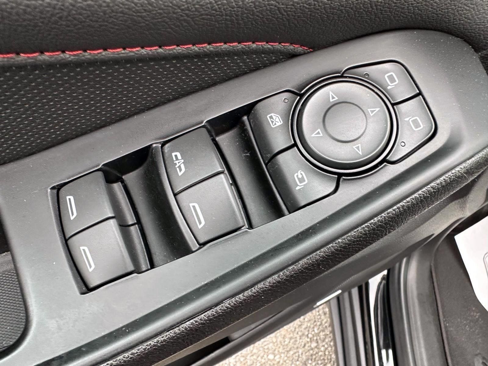 Used 2023 Chevrolet Traverse RS AWD/4WD image 9