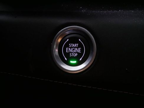 Used 2022 Cadillac Escalade Sport Platinum w/ LPO, ONYX Package image 24