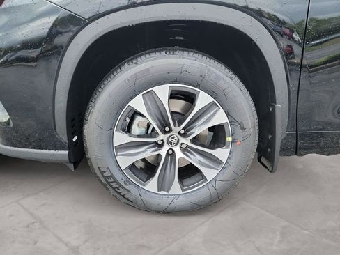 New 2023 Toyota Highlander XLE AWD/4WD image 14