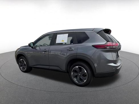 Used 2025 Nissan Rogue SV FWD image 10