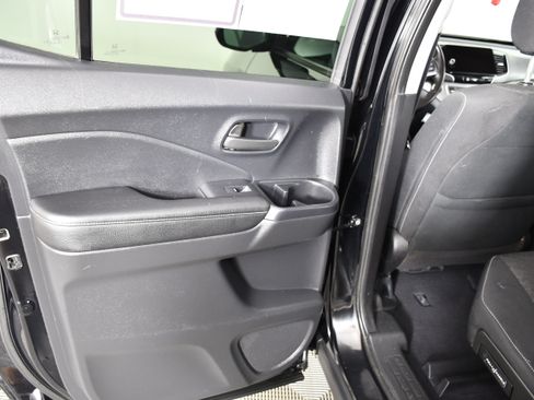 Certified 2025 Honda Ridgeline Sport image 47