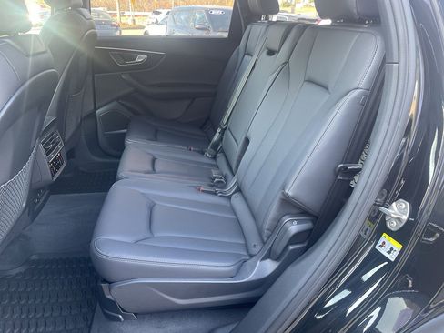 Used 2025 Audi Q7 3.0T Premium Plus image 12