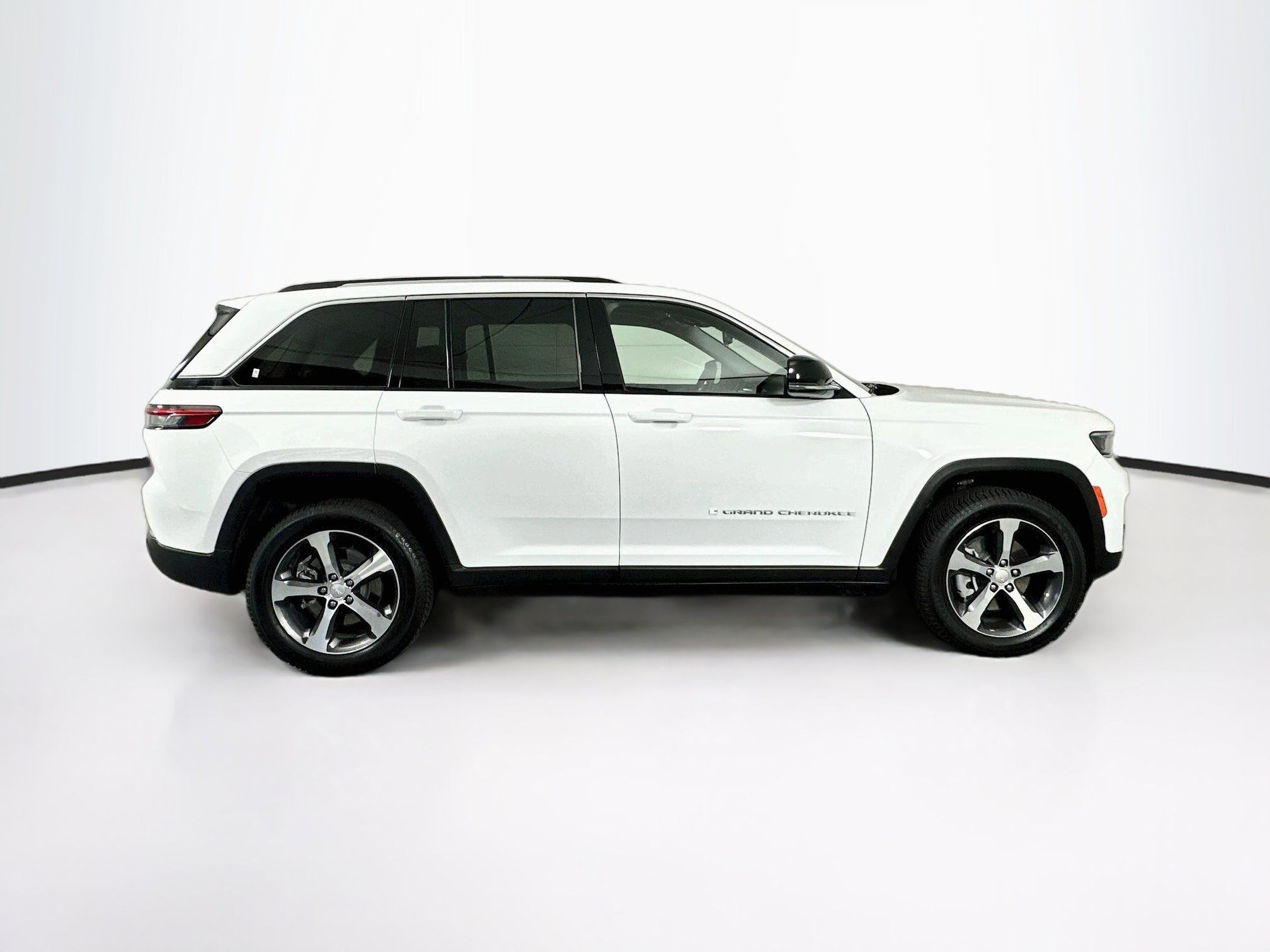 Used 2023 Jeep Grand Cherokee 4WD 4xe image 10