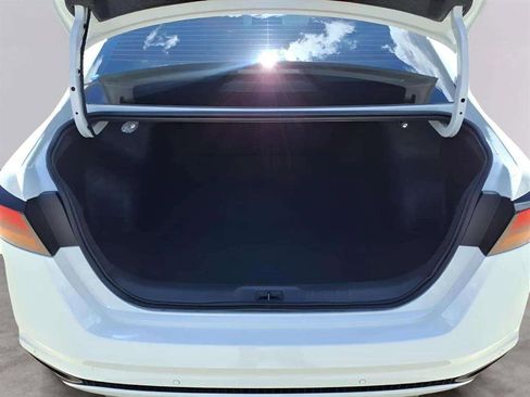 Used 2025 Nissan Altima 2.5 S image 10