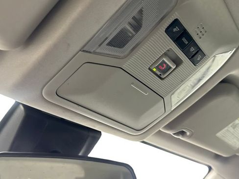 Used 2021 Toyota RAV4 LE FWD image 71