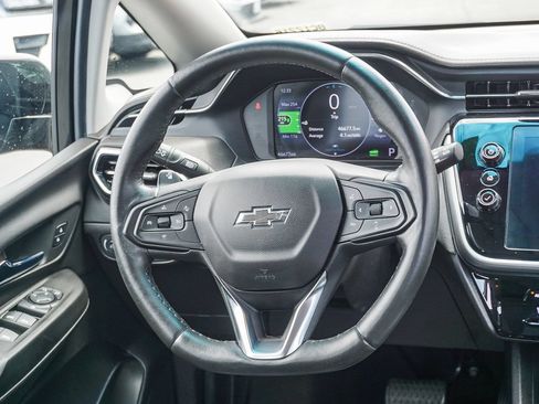 Used 2022 Chevrolet Bolt LT FWD image 16