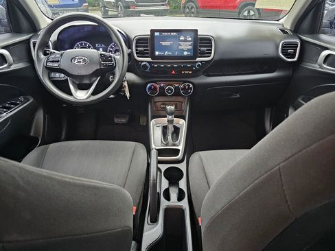 Used 2020 Hyundai Venue SE image 15