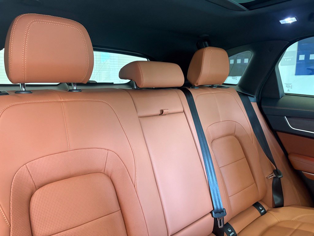 Used 2023 Jaguar F-PACE R-Dynamic S AWD/4WD image 23