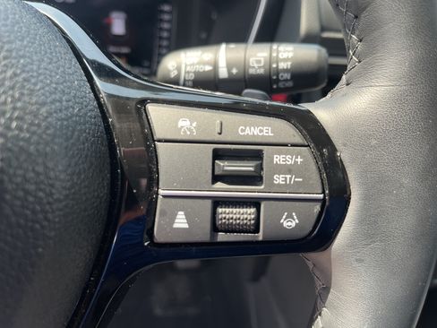 Used 2025 Honda Pilot Elite image 24