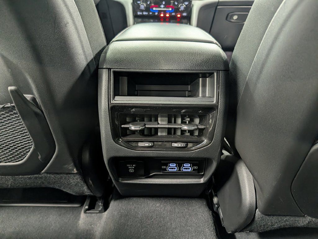 Used 2025 Jeep Grand Cherokee Altitude AWD/4WD image 29