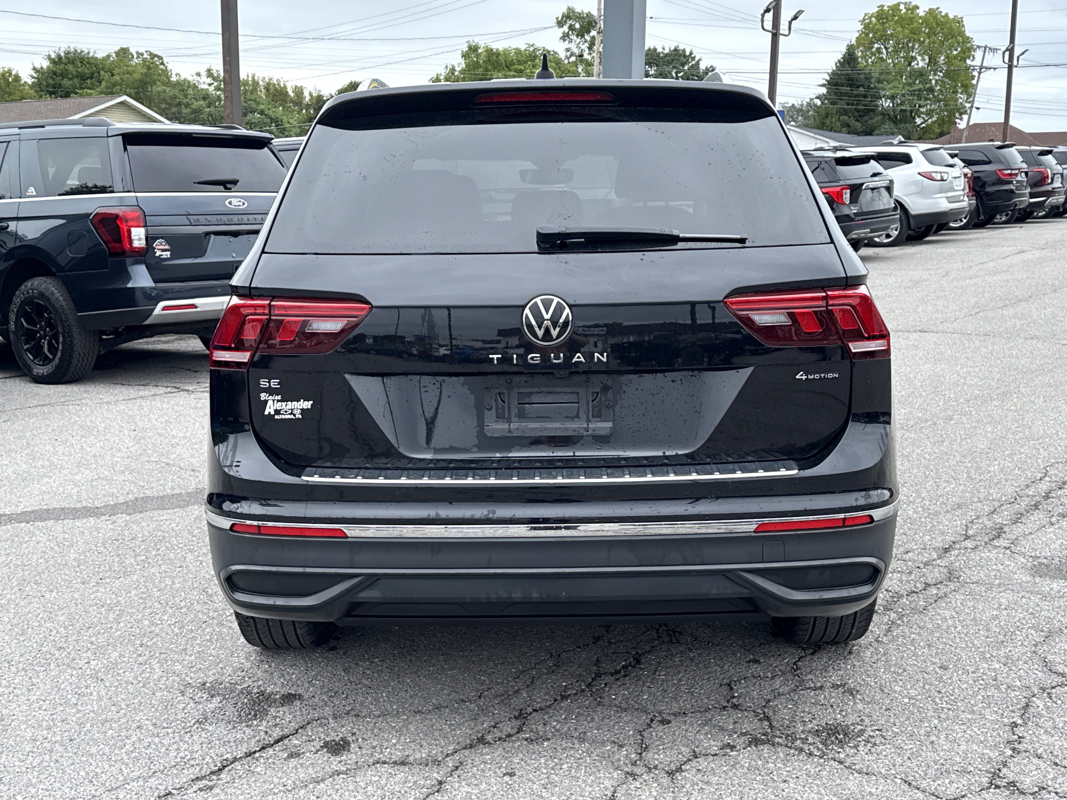 Used 2023 Volkswagen Tiguan SE AWD/4WD image 3
