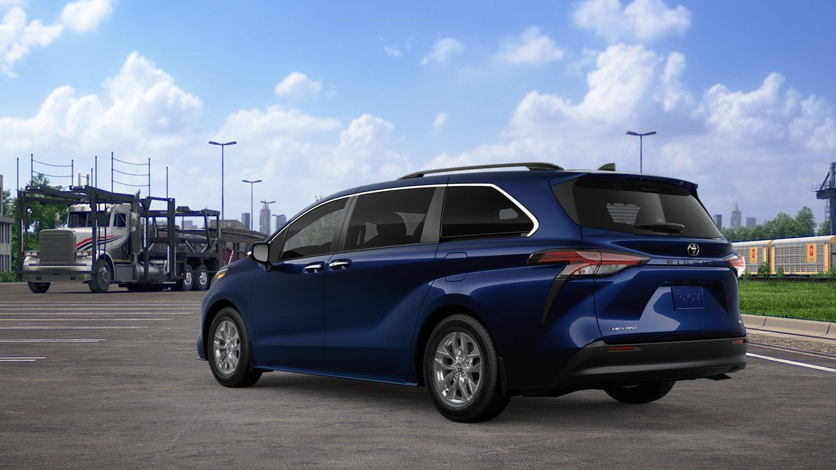 New 2026 Toyota Sienna XLE AWD/4WD image 6