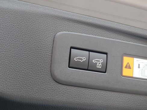 Used 2024 Lexus GX 550 w/ Accessory Package (Z1) image 32