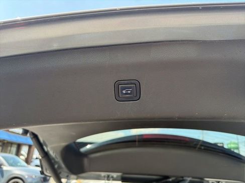 Used 2023 Buick Enclave Essence w/ Experience Buick Package AWD/4WD image 16