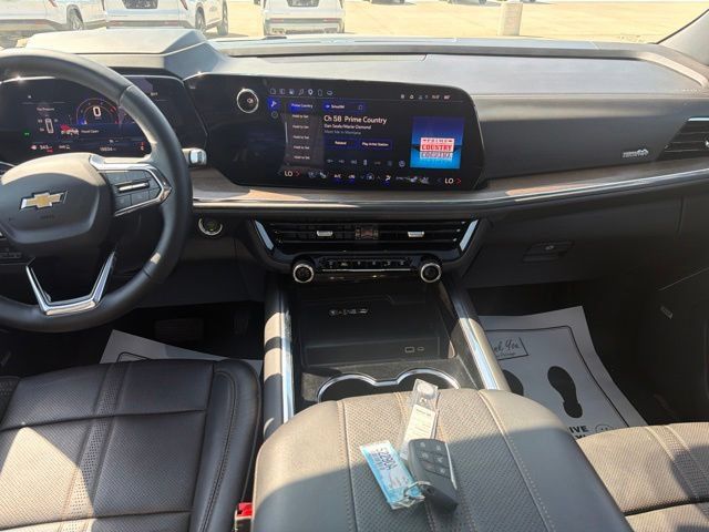 Used 2025 Chevrolet Suburban High Country AWD/4WD image 25