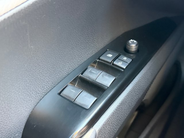 Used 2025 Toyota Camry SE FWD image 25