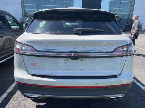 Used 2023 Lincoln Nautilus Reserve AWD/4WD image 5