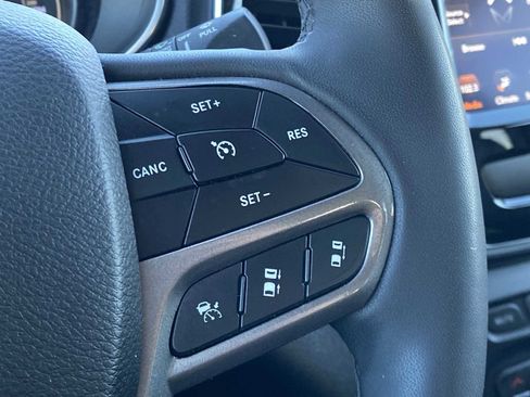 Certified 2022 Jeep Cherokee Limited w/ Elite Package image 31