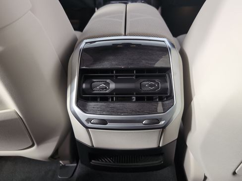 New 2025 BMW i7 eDrive50 w/ Premium Package image 29