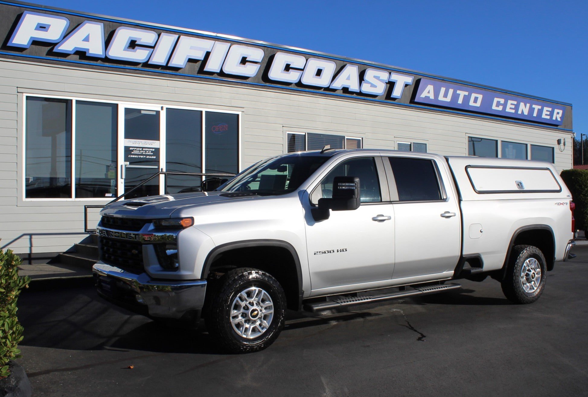 Used 2021 Chevrolet Silverado 2500 LT w/ Convenience Package AWD/4WD image 1