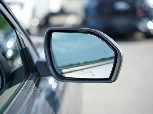 Used 2023 Ford Explorer XLT image 15