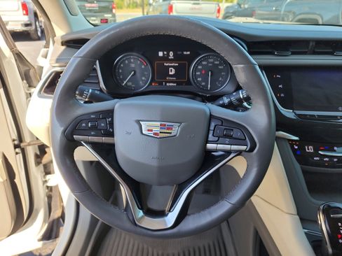 Used 2020 Cadillac XT6 Premium Luxury image 25