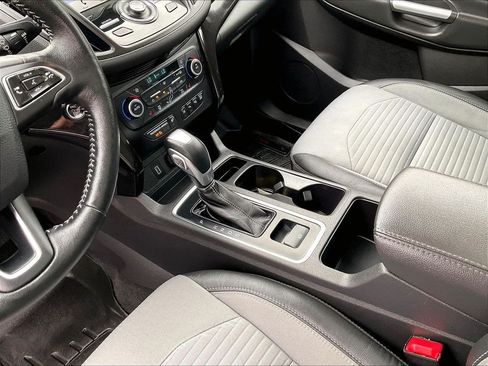 Used 2019 Ford Escape Titanium AWD/4WD image 20