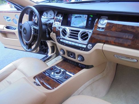 Used 2011 Rolls-Royce Ghost RWD image 7